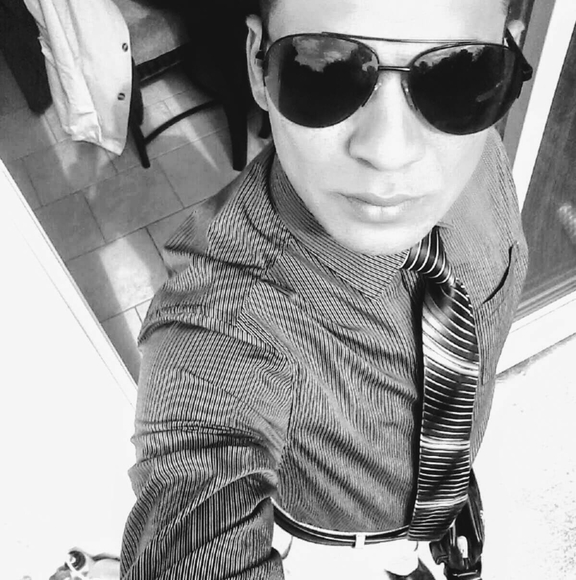 Meet your Posher, Denvor - Picture 1 of 1